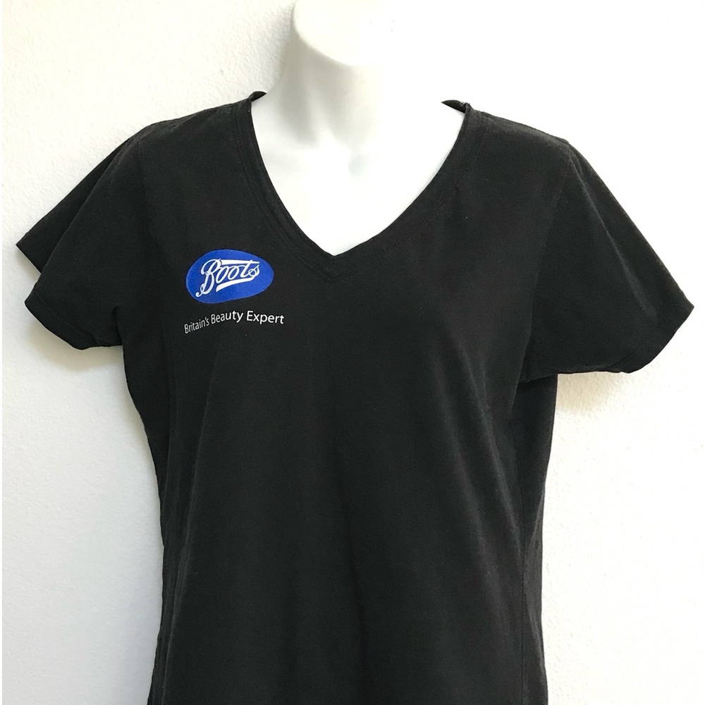 BOOTS Britain’s Beauty Expert ASK ME WHAT’S NEW IN BEAUTY Tee Shirt S/M